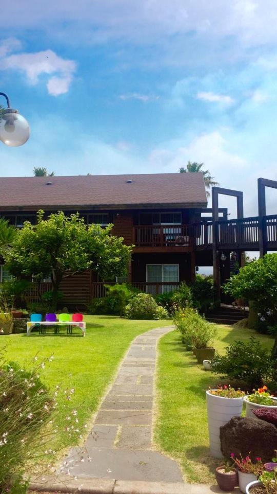Namu Hyanggi Pension Jeju Exterior foto