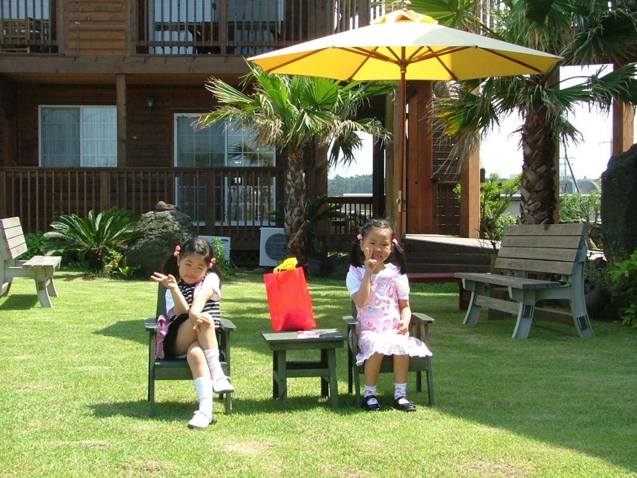 Namu Hyanggi Pension Jeju Exterior foto